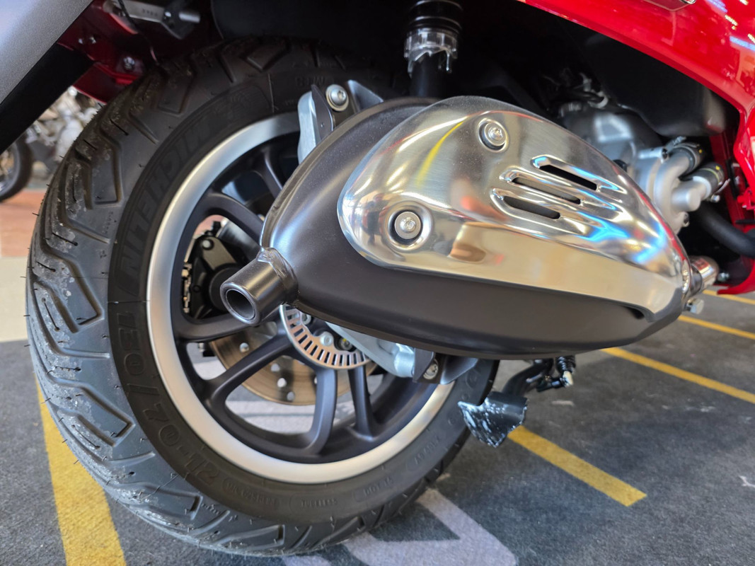 GTS 300 Super Sport