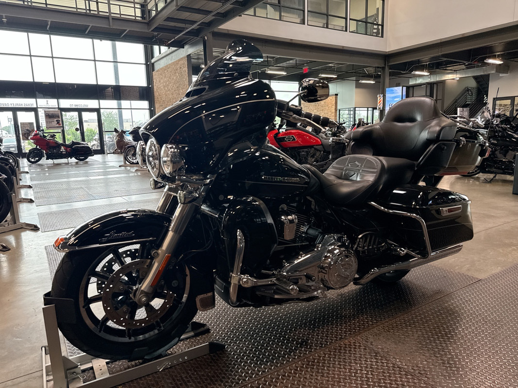 Electra Glide® Ultra Limited® Low