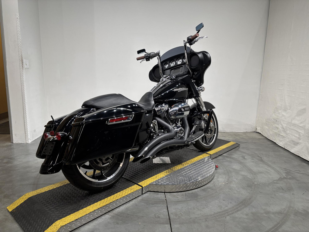 Street Glide®