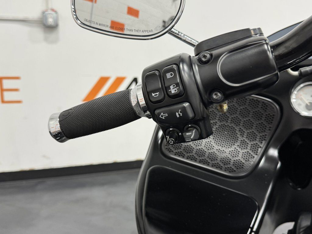 Road Glide®