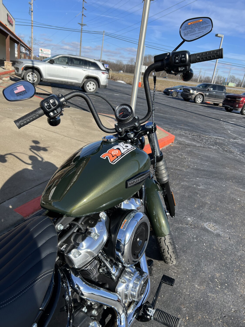 Street Bob®