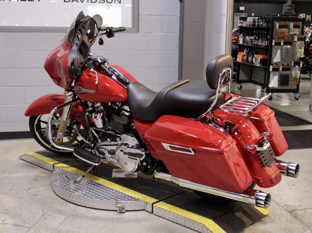 Street Glide®