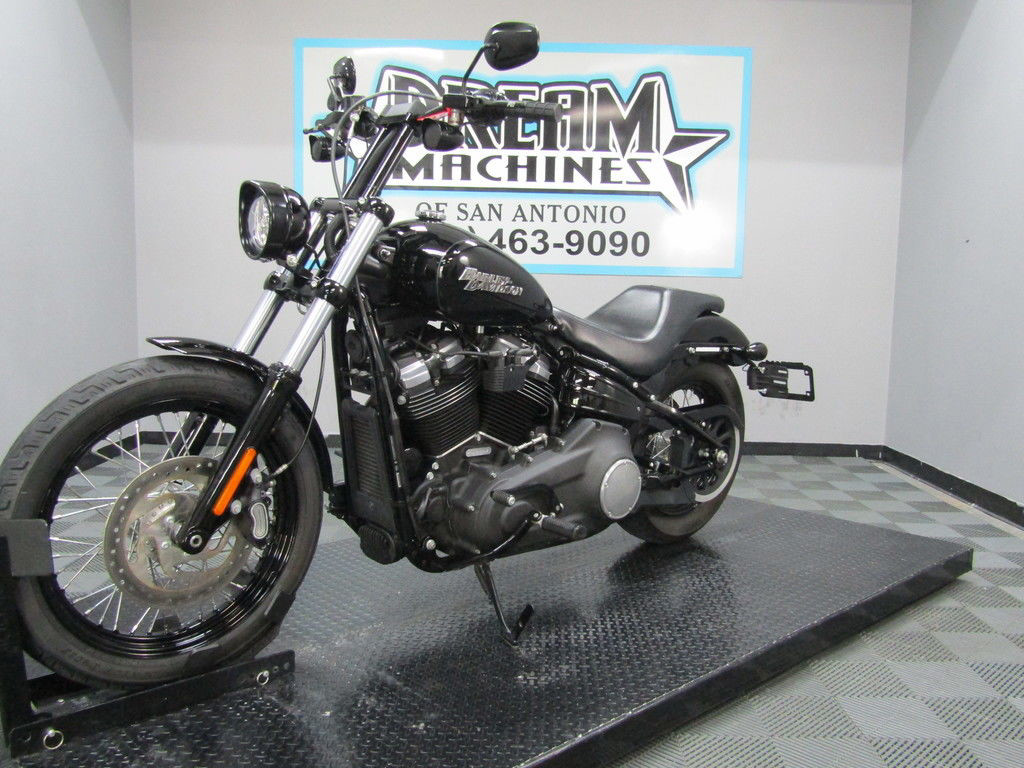 Street Bob®