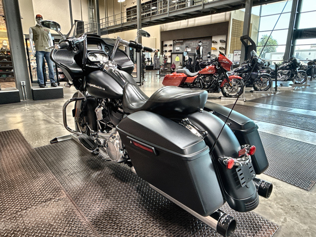 Road Glide®