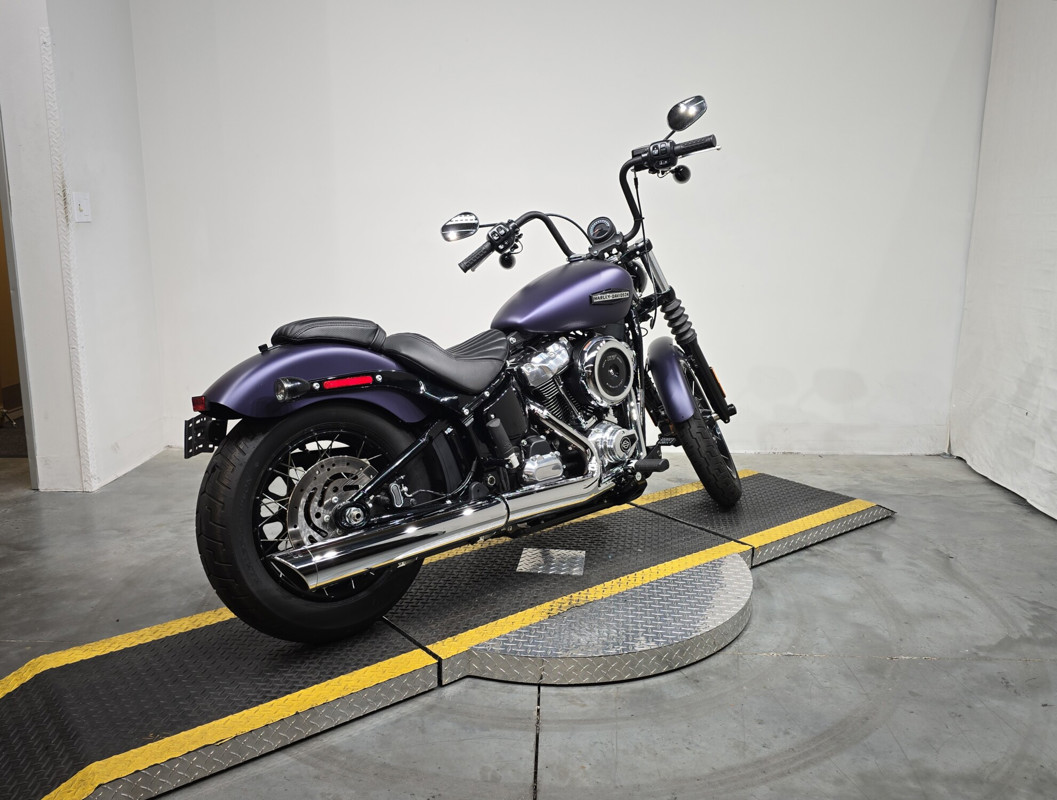 Street Bob®