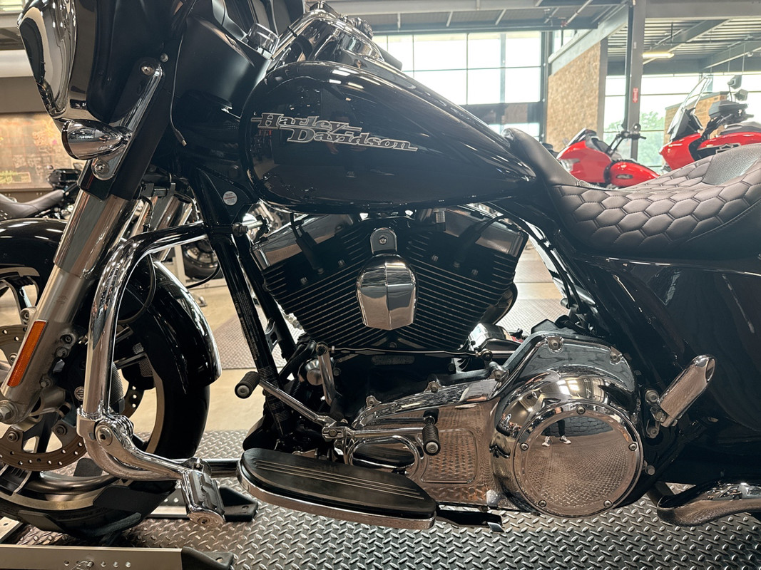 Street Glide®