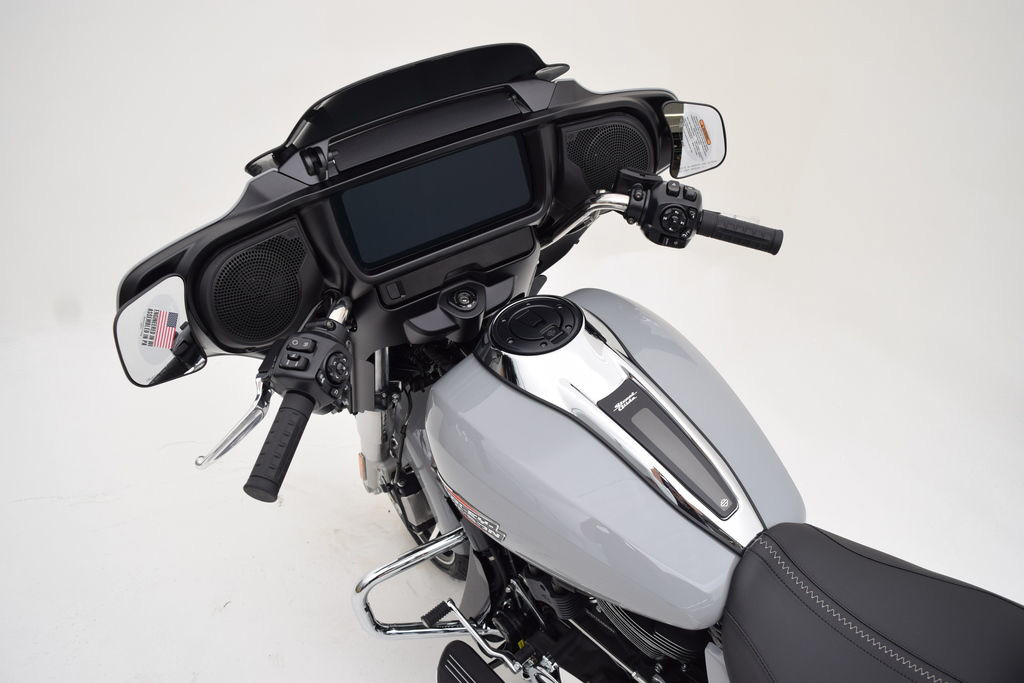 Street Glide®