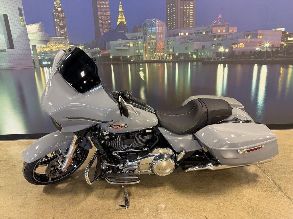 Street Glide®