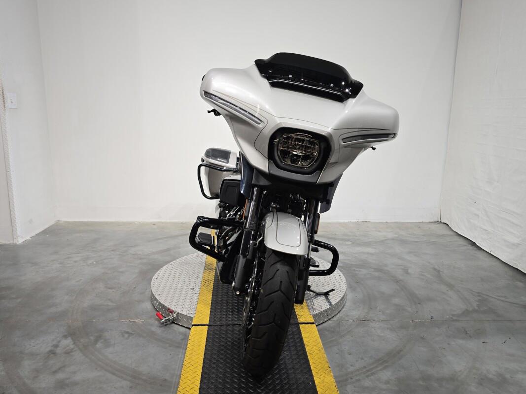 CVO® Street Glide®