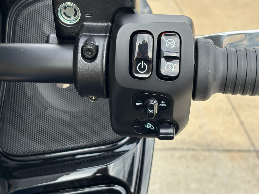 Challenger Dark Horse 112