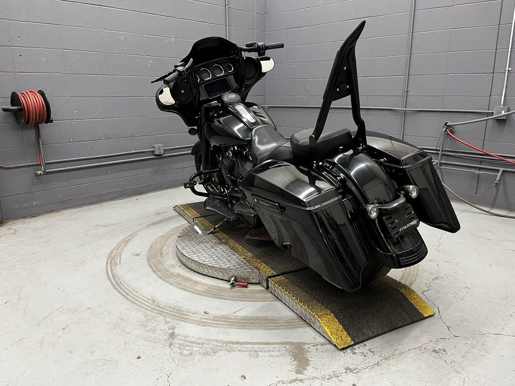 Street Glide®