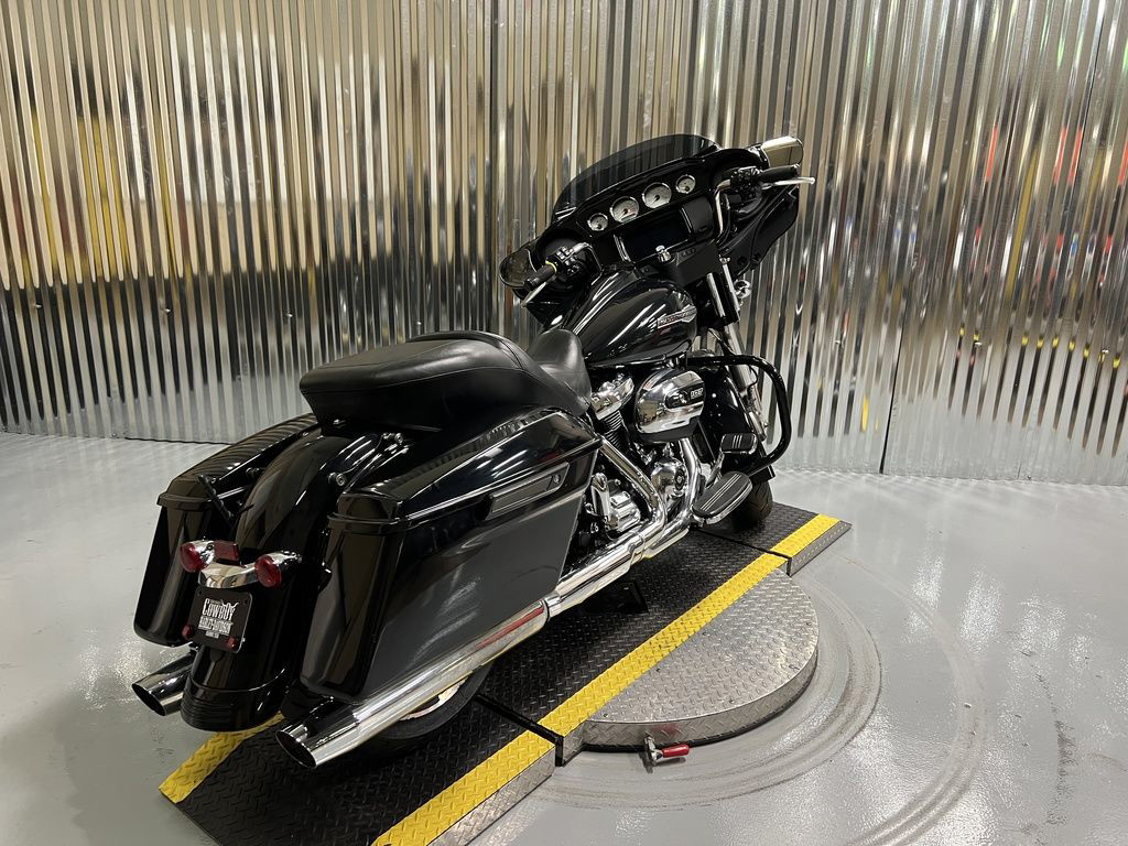 Street Glide®