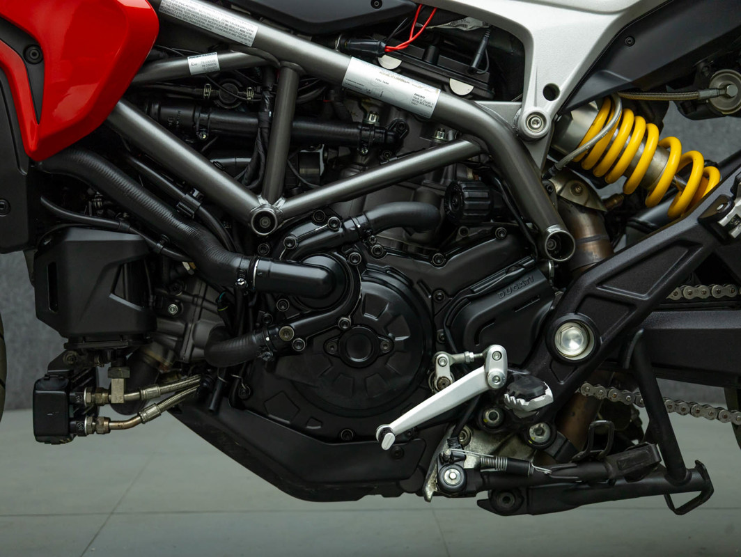 Hyperstrada 939