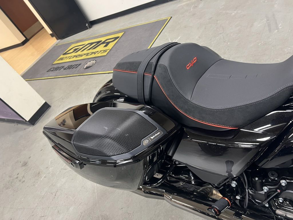 CVO® Street Glide®