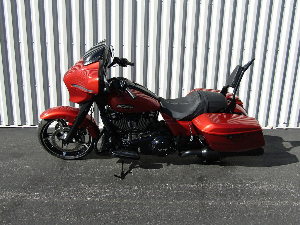 Street Glide®