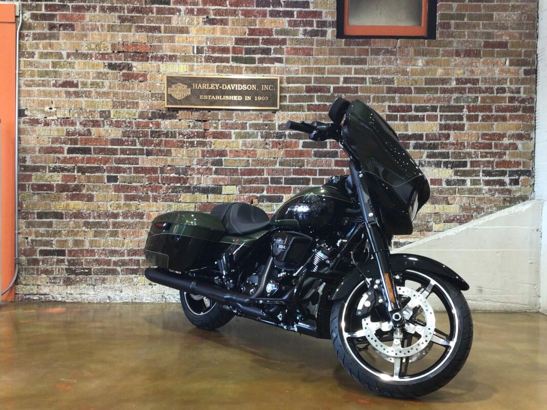 Street Glide®
