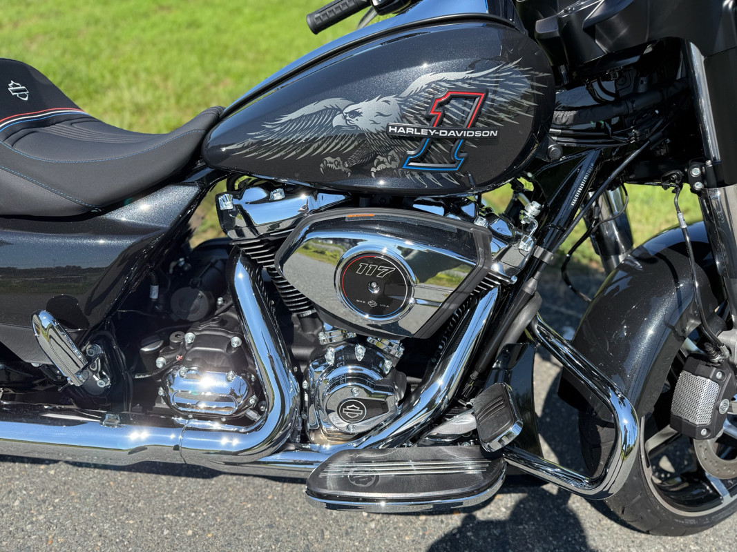 Street Glide®