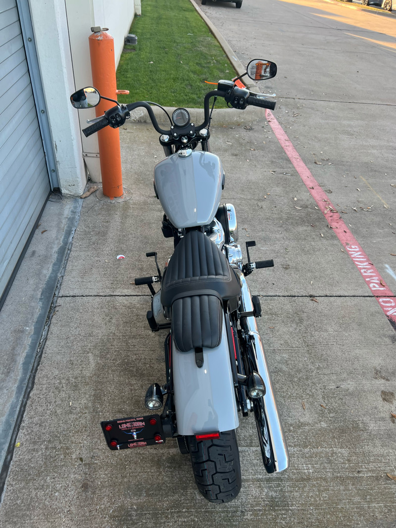 Street Bob®