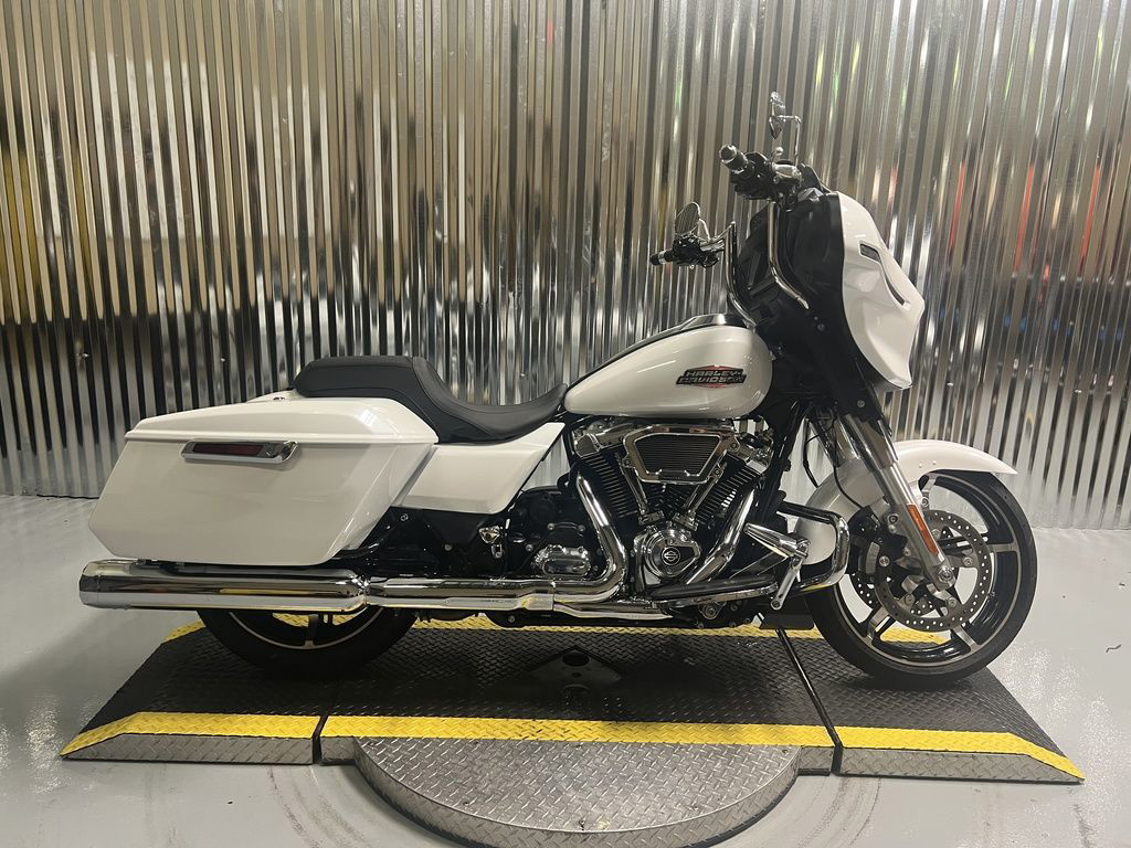 Street Glide®
