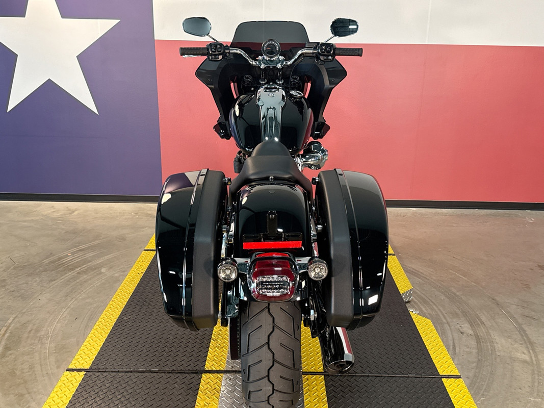 Low Rider® ST