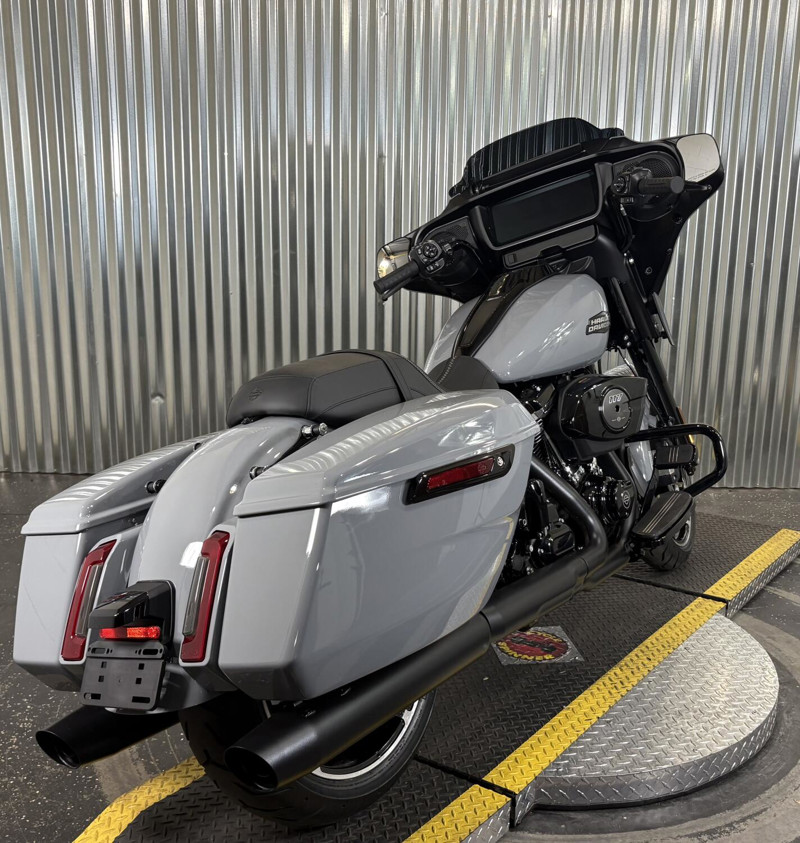 Street Glide®