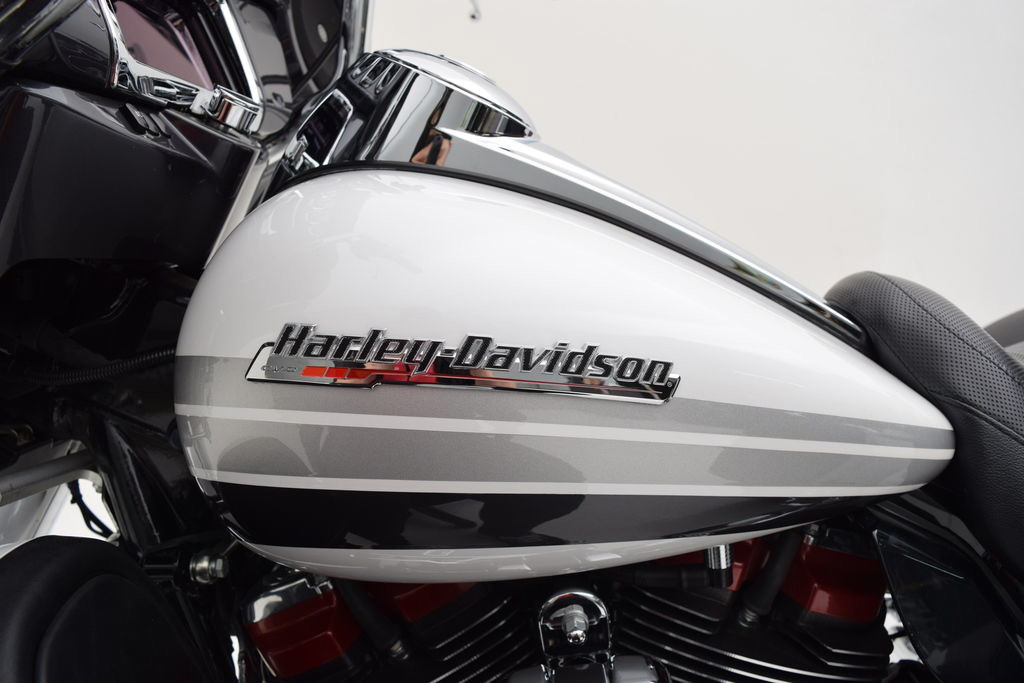 CVO Tri Glide® Ultra