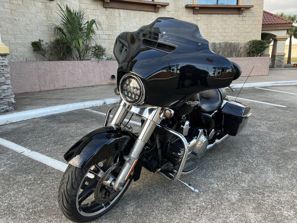 Street Glide®
