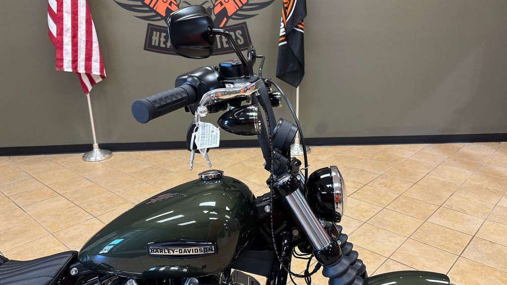 Street Bob®