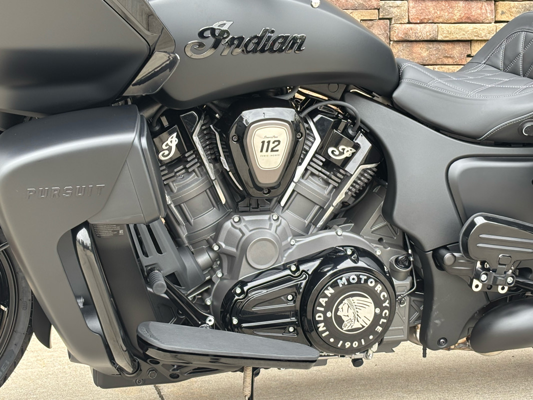 Pursuit Dark Horse 112