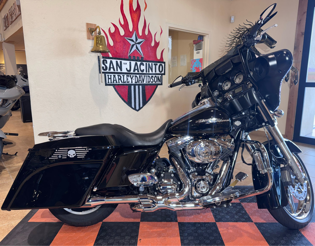 Street Glide®