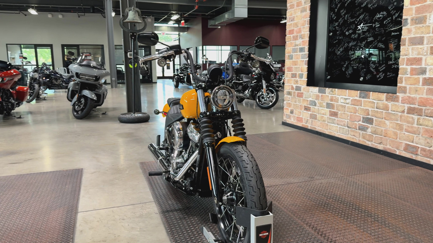 Street Bob®