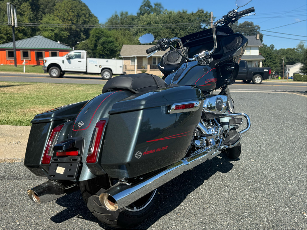 Road Glide®