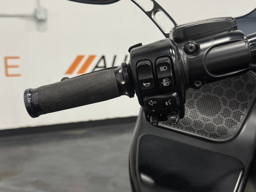 Road Glide®