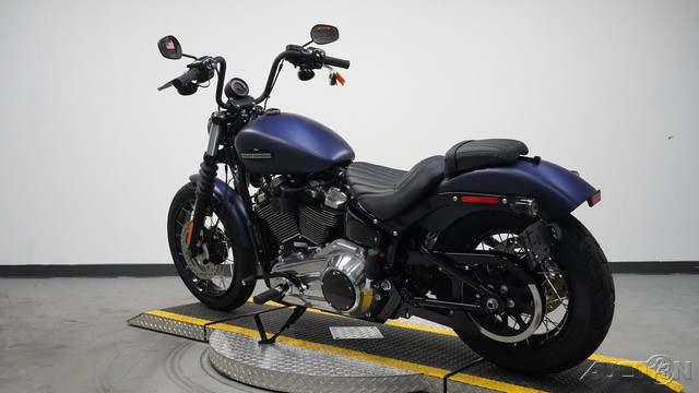 Street Bob®