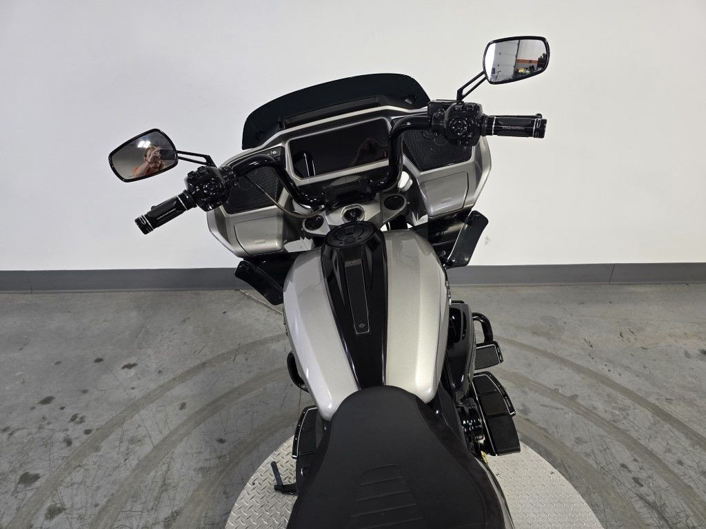 CVO® Road Glide®