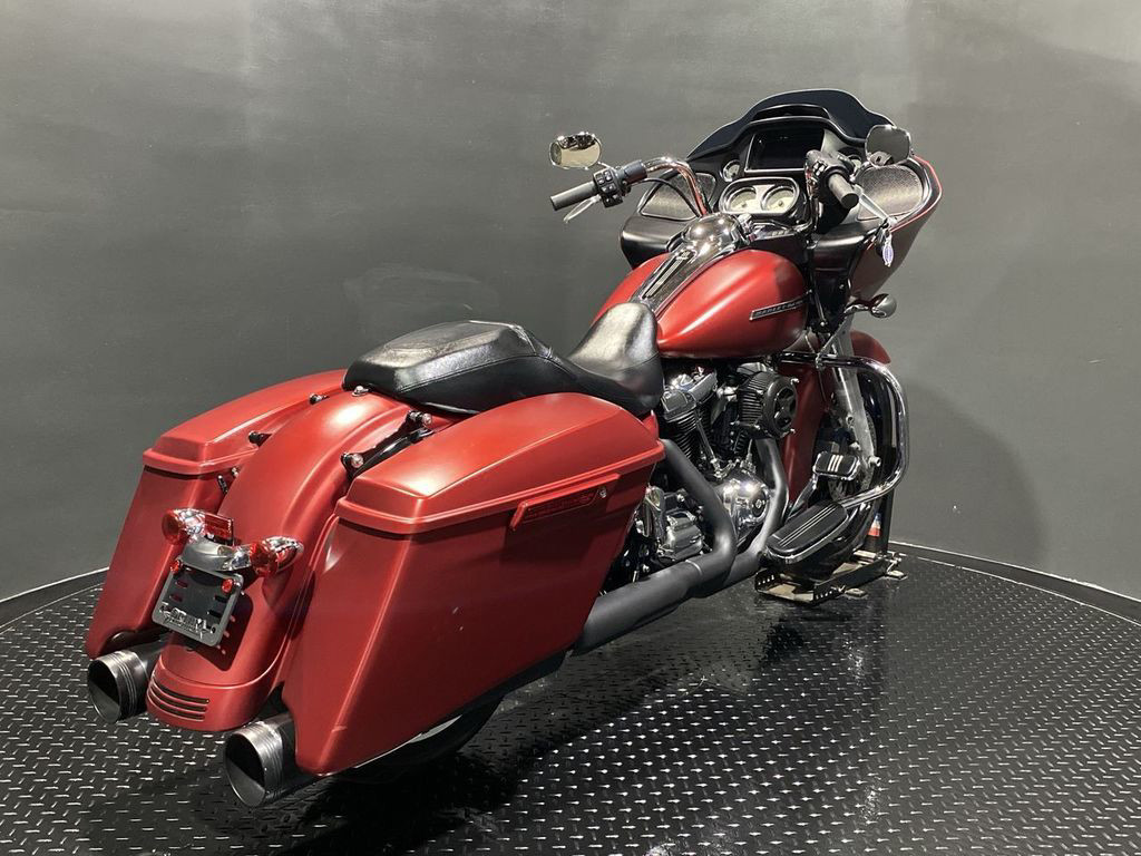 Road Glide®