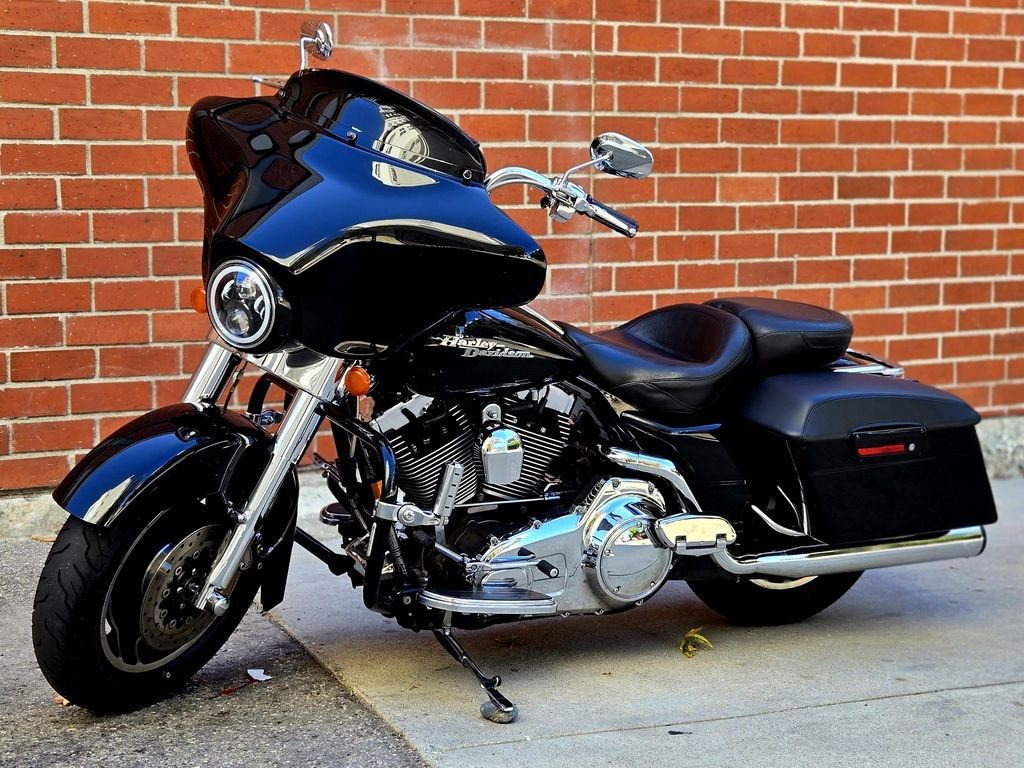 Street Glide®