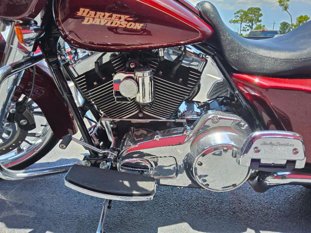 Street Glide®