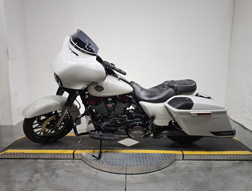 CVO® Street Glide®