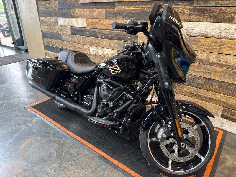 Street Glide®