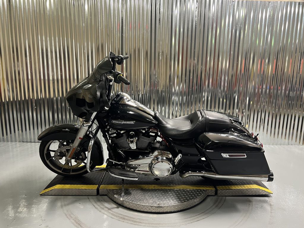 Street Glide®