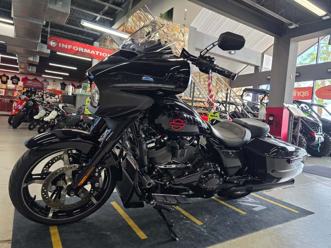 Street Glide®