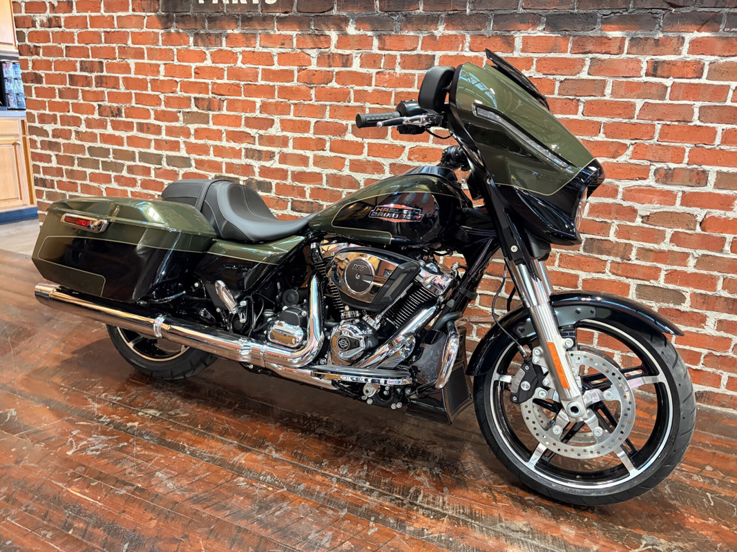 Street Glide®