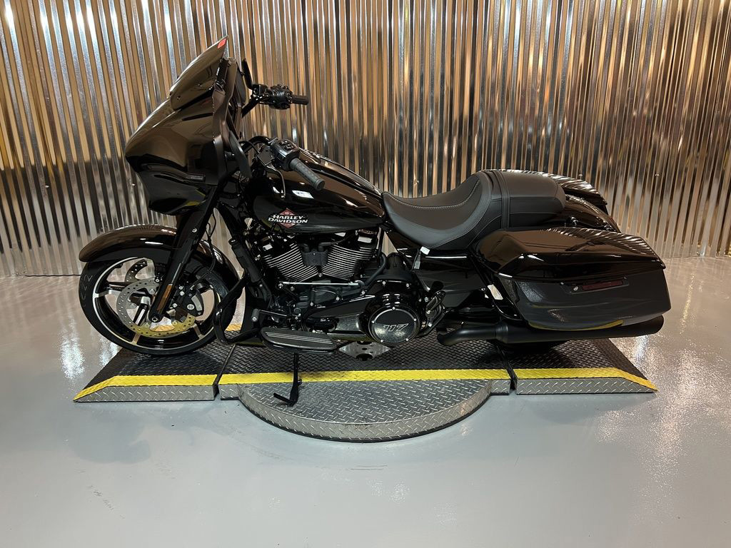 Street Glide®