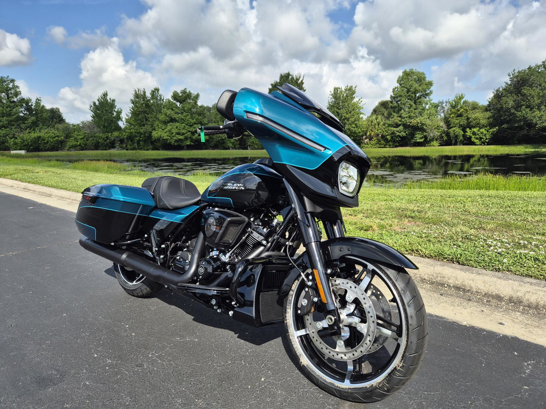 Street Glide®