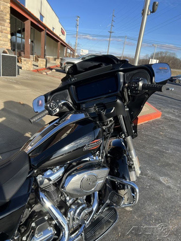 Street Glide®