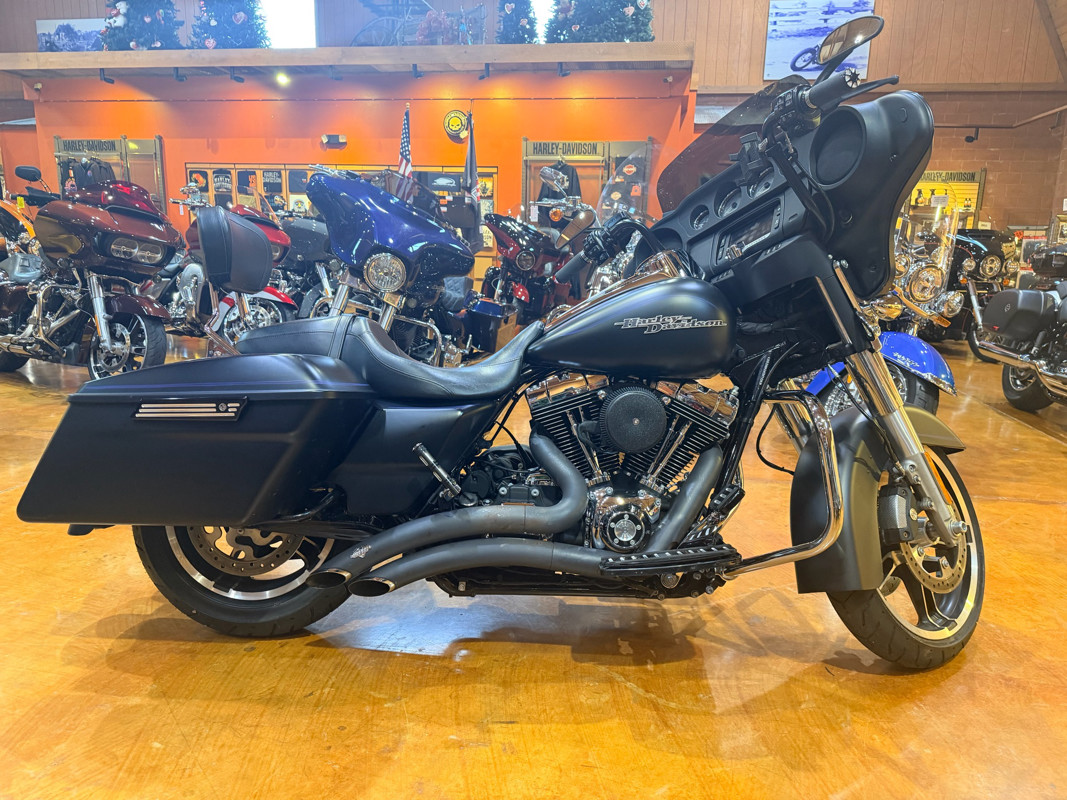 Street Glide®