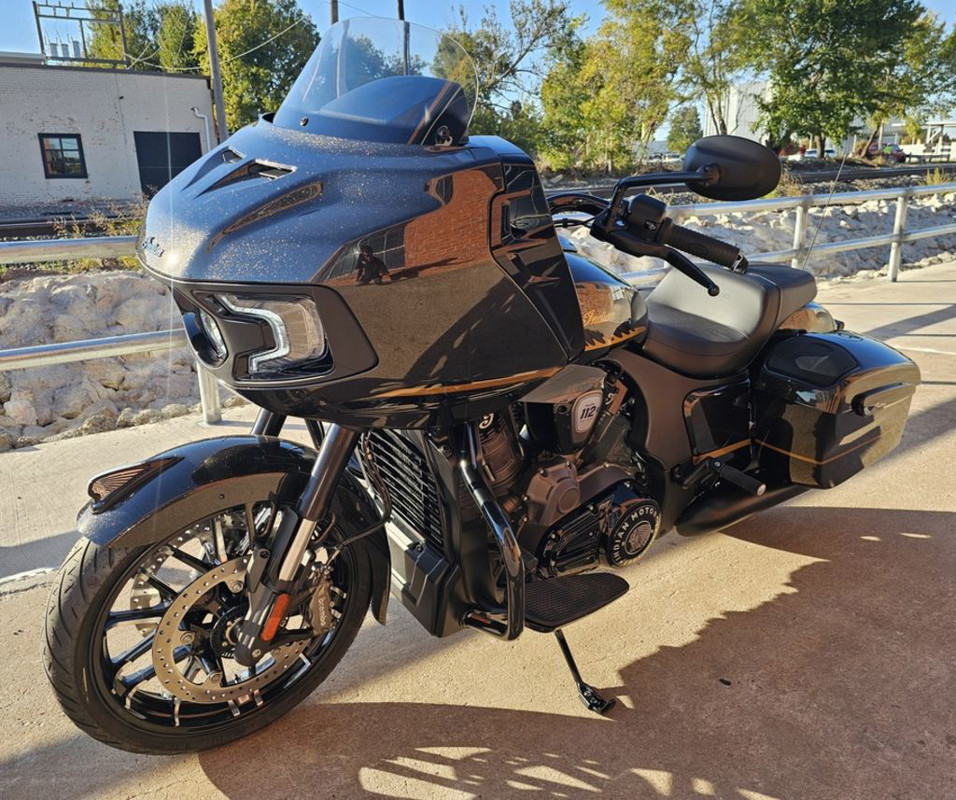 Challenger Dark Horse 112