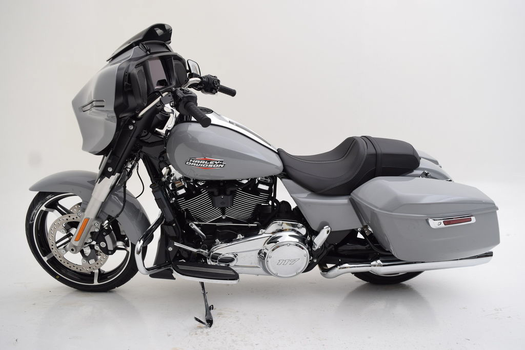 Street Glide®