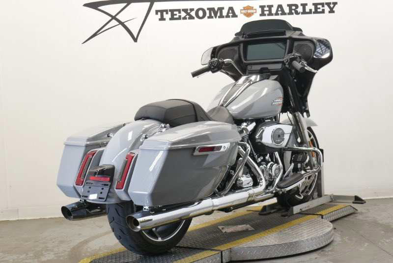 Street Glide®